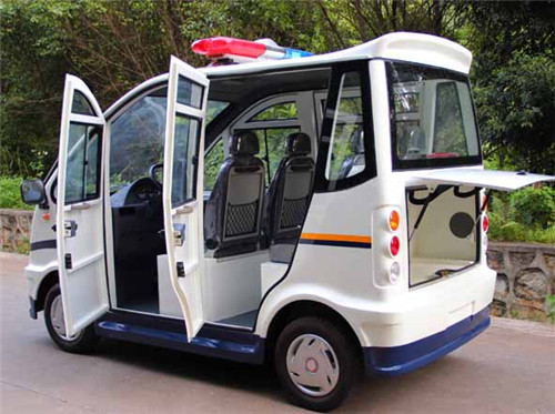 封闭巡逻车
