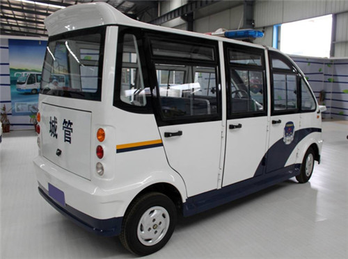 6座电动封闭巡逻车02